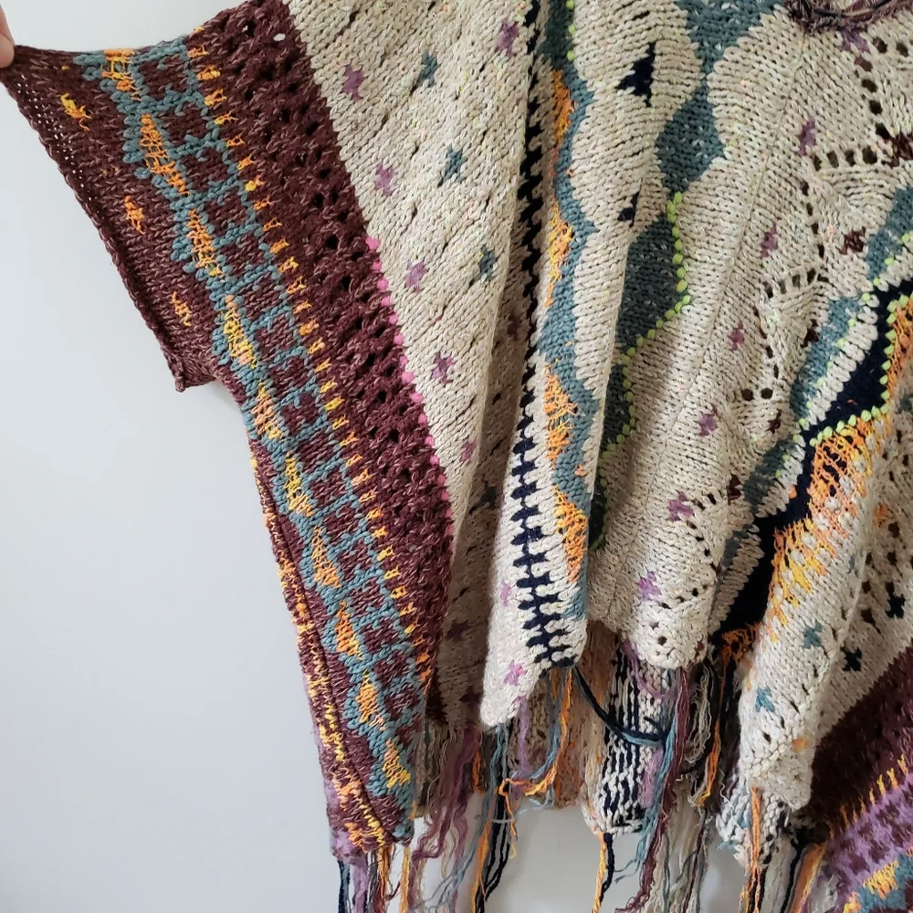 Free People Hidden Gem Lightweight Poncho Top - Picture 10 of 12